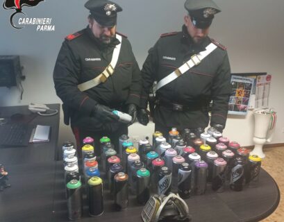 Sequestro di 60 bombolette di vernice spray a Langhirano, denuncia scattata per due 26enni