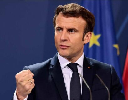 Zelenskyj visita la Francia di Macron e firma con lui un trattato di sicurezza franco-ucraina