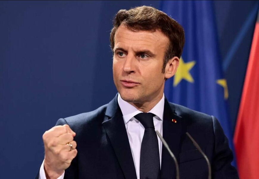 Zelenskyj visita la Francia di Macron e firma con lui un trattato di sicurezza franco-ucraina