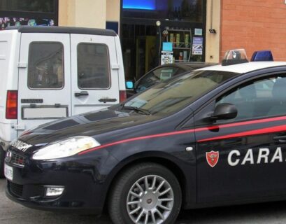 Tre minorenni minacciano un 15enne e gli estorcono denaro a Parma