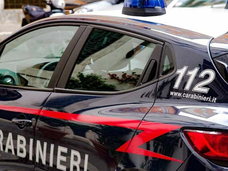 37enne arrestata sospettata di furto viene arrestata per violenza e resistenza a pubblico ufficiale