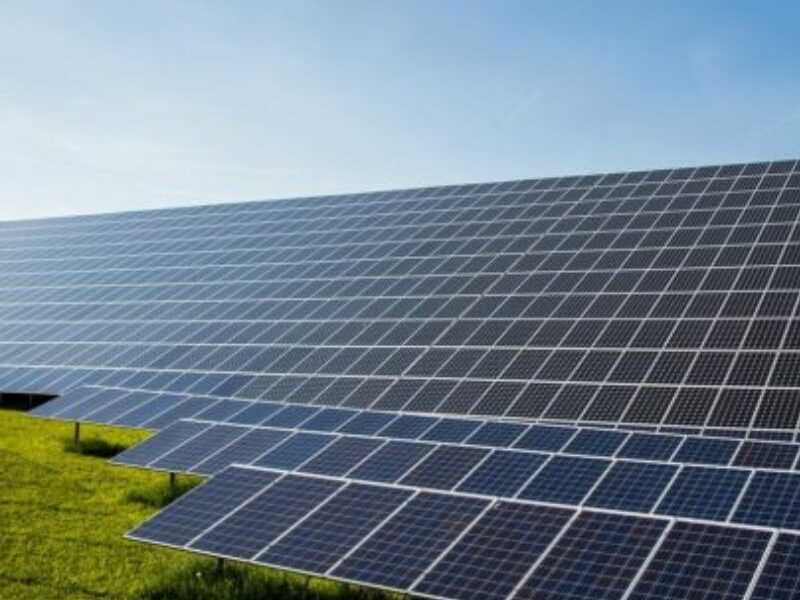 Impianto fotovoltaico di 18 ettari fra Montechiarugolo e Traversetolo, i residenti non ci stanno