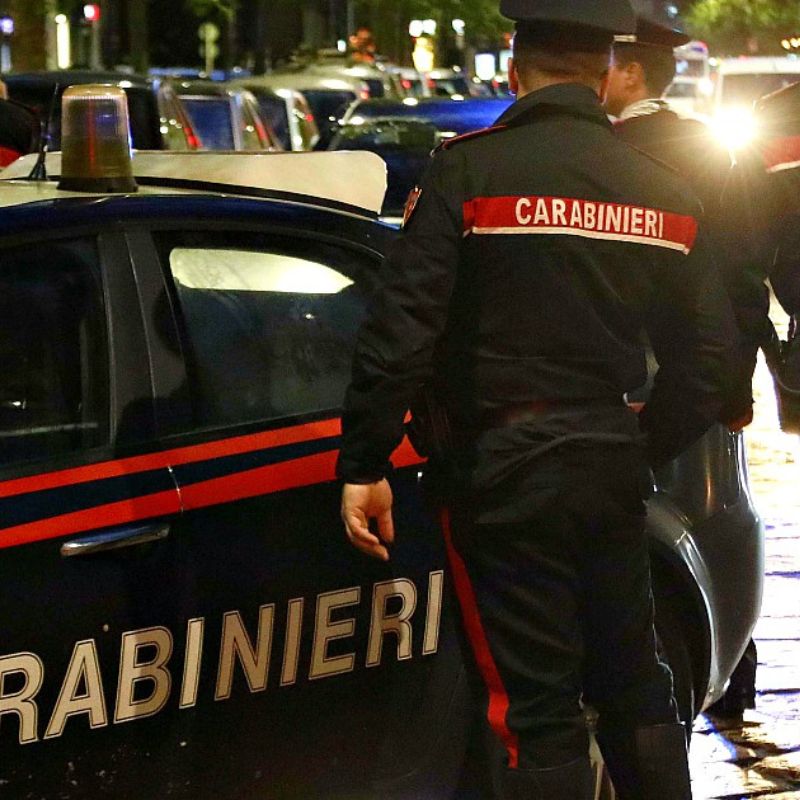 Fermato alla guida, risulta positivo alla droga: ritiro della patente per un 20enne