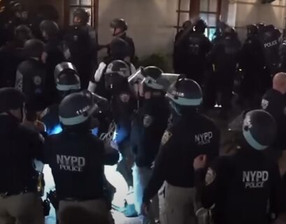 Polizia interviene nella Columbia University: occupazione termina con violenti arresti